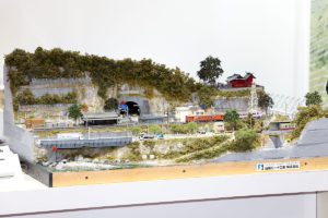 ハイウェイテクノフェア
手動式交通遮断機
簡易落石防護柵
ストンゼットー
第４種踏切用遮断機
歩行者専用遮断機