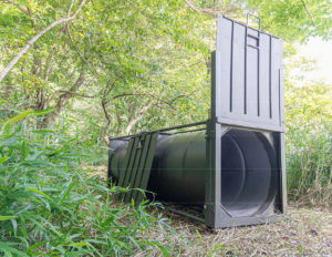 ドラム缶連結着脱式クマ捕獲器 クマステーションの設置写真